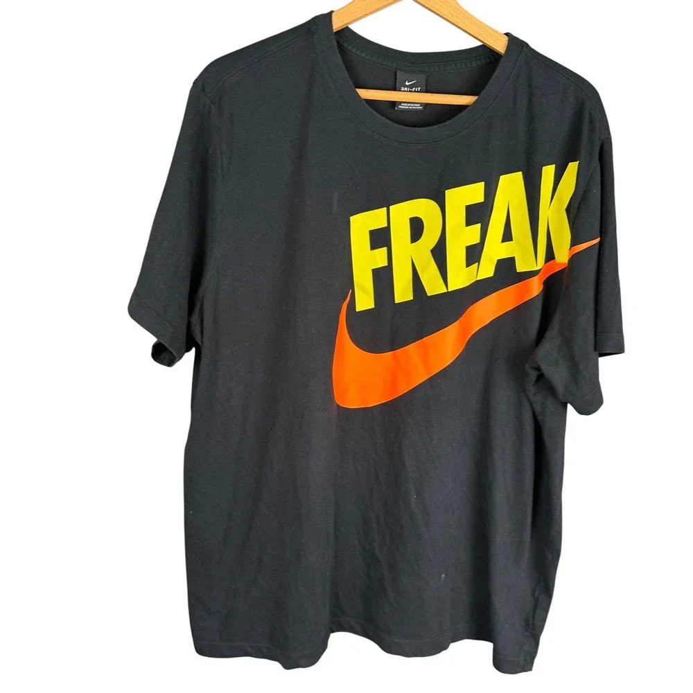 Nike Mens Giannis Antetokounmpo Freak Dri-FIT Graphic T-Shirt Black XXL CV1087-0
